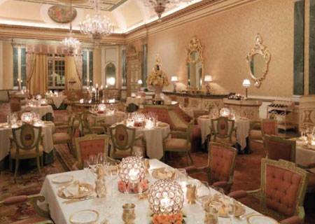 宮殿パレスが誇るカフェ「VERANDAH CAFE」