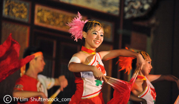 マレーシア伝統舞踊の鑑賞付ビュッフェ