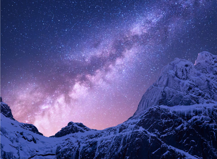 美しい星空に包まれたサガルマータ国立公園