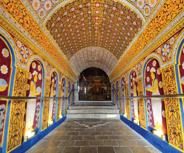上座部仏教の聖地：仏歯寺